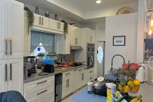 8320 SW 12th St, Pembroke Pines, FL 33025 - Photo 11