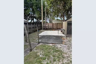 17 E 50th Pl, Hialeah, FL 33013 - Photo 35