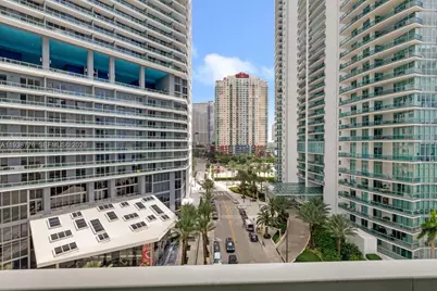 218 SE 14th St #2304, Miami, FL 33131 - Photo 1