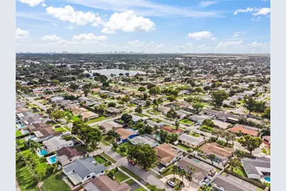 8631 NW 24th Court, Pembroke Pines, FL 33024 - Photo 57