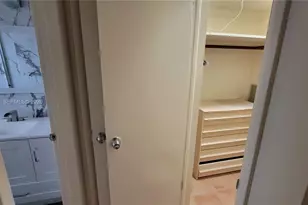 1050 Pennsylvania Ave, Miami Beach, FL 33139 - Photo 15