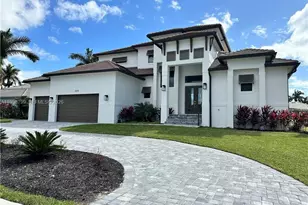 654 Bamboo Ct, Marco Island, FL 34145 - Photo 1