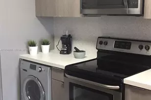 100 Lincoln Rd, Miami Beach, FL 33139 - Photo 9