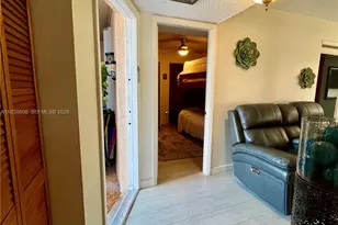 1190 Washington Cir, Homestead, FL 33034 - Photo 21
