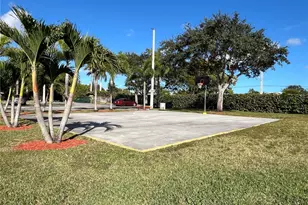 1190 Washington Cir, Homestead, FL 33034 - Photo 37