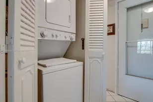 3959 Via Poinciana, Lake Worth, FL 33467 - Photo 7