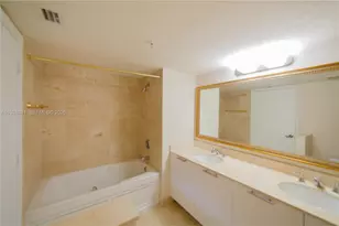 1800 N Bayshore Dr, Miami, FL 33132 - Photo 7