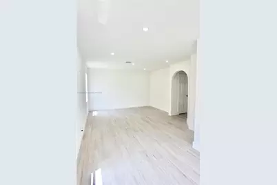 239 NW 107th Ave, Pembroke Pines, FL 33026 - Photo 7