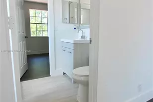 239 NW 107th Ave, Pembroke Pines, FL 33026 - Photo 17
