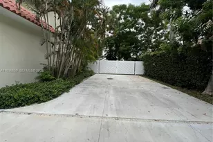 9210 SW 73rd Rd, Pinecrest, FL 33156 - Photo 17