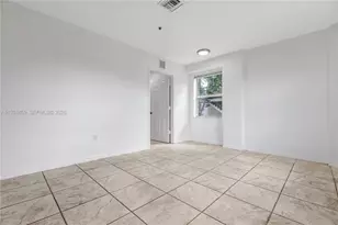 520 SW 5th St, Miami, FL 33130 - Photo 11