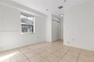 520 SW 5th St, Miami, FL 33130 - Photo 3