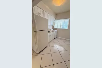 330 74th St #16, Miami Beach, FL 33141 - Photo 15