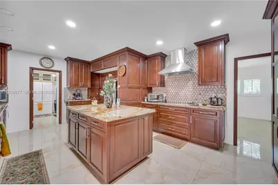 110 W Shore Dr W, Miami, FL 33133 - Photo 17