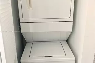 253 NE 2nd St, Miami, FL 33132 - Photo 11