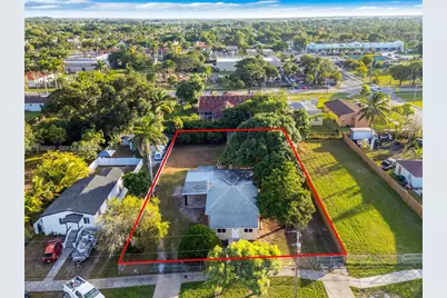 559 NW 2nd St #2, Florida City, FL 33034 - Photo 3