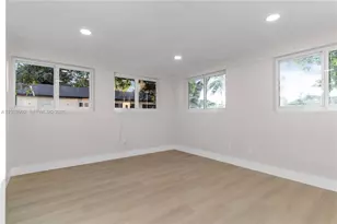 559 NW 2nd St, Florida City, FL 33034 - Photo 9