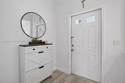 8251 San Carlos Cir, Tamarac, FL 33321 - Photo 7