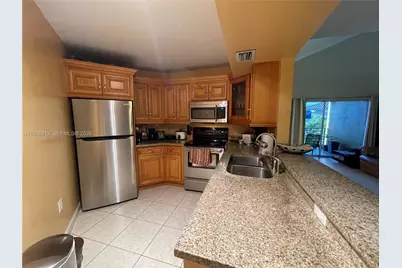 9711 Fontainebleau Blvd #D203, Miami, FL 33172 - Photo 11