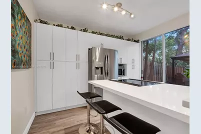 13564 NW 7th St, Pembroke Pines, FL 33028 - Photo 15