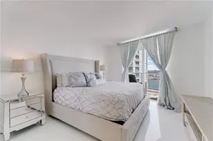 325 S Biscayne Blvd, Miami, FL 33131 - Photo 11