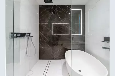 300 Biscayne Boulevard Way #4305W, Miami, FL 33131 - Photo 9