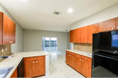 377 NE 29th Ter, Homestead, FL 33033 - Photo 9