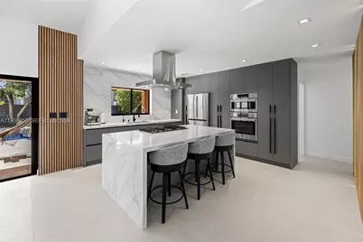 7910 NW 169th Ter, Miami Lakes, FL 33016 - Photo 11