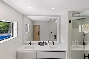 7910 NW 169th Terrace, Miami Lakes, FL 33016 - Photo 31