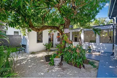 452 SW 21st Rd, Miami, FL 33129 - Photo 3