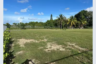 10305 SW 248th St, Homestead, FL 33032 - Photo 7