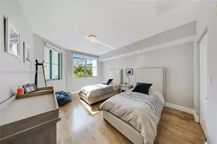 110 Washington Ave, Miami Beach, FL 33139 - Photo 9
