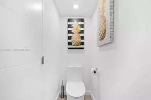 918 NE 26th Ave, Hallandale Beach, FL 33009 - Photo 7