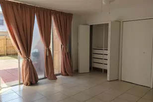 1078 W 42nd Pl, Hialeah, FL 33012 - Photo 5