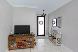 10876 SW 89th St, Miami, FL 33176 - Photo 13