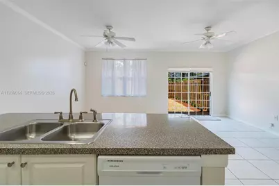 9135 SW 203rd Ter, Cutler Bay, FL 33189 - Photo 7