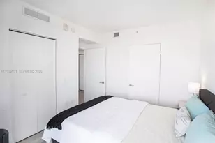 121 NE 34th St, Miami, FL 33137 - Photo 11