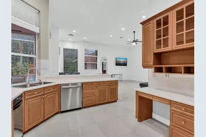 8720 NW 18th St, Coral Springs, FL 33071 - Photo 39