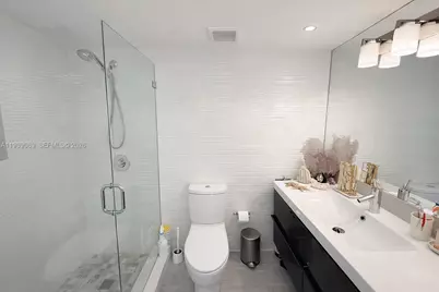 5900 Collins Ave #1405, Miami Beach, FL 33140 - Photo 31