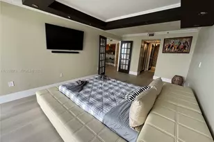 555 NE 15th St, Miami, FL 33132 - Photo 11