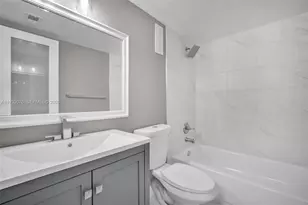 2112 S Cypress Bend Dr, Pompano Beach, FL 33069 - Photo 11