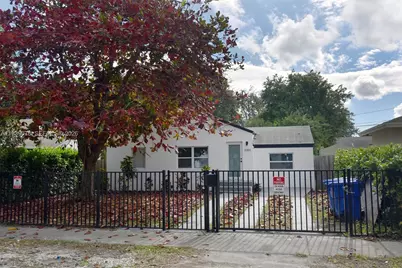 1084 NW 66th St, Miami, FL 33150 - Photo 5