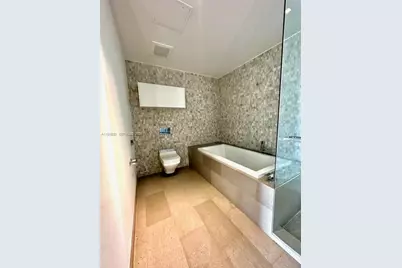 68 SE 6th St #2507, Miami, FL 33131 - Photo 15