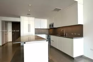 68 SE 6th St, Miami, FL 33131 - Photo 5