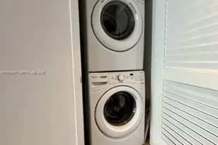 68 SE 6th St, Miami, FL 33131 - Photo 19