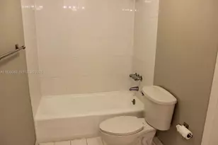 9441 SW 76th St, Miami, FL 33173 - Photo 11