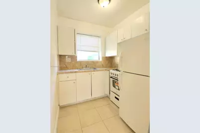1565 SW 6th St, Miami, FL 33135 - Photo 15