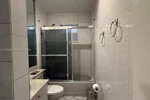35Xx W 75th Pl, Hialeah, FL 33018 - Photo 5