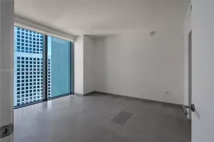 68 SE 6th St, Miami, FL 33131 - Photo 17