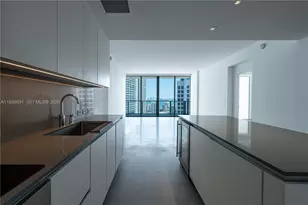 68 SE 6th St, Miami, FL 33131 - Photo 9